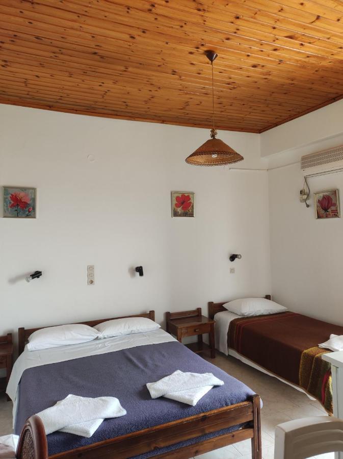 Artemis Rooms Frangokastello Extérieur photo