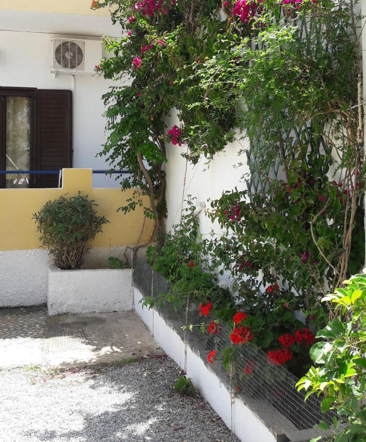 Artemis Rooms Frangokastello Extérieur photo